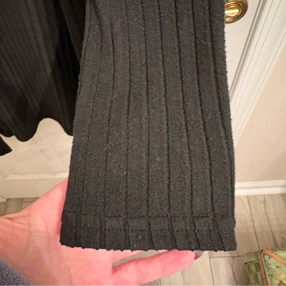 Black Ribbed Open Cardigan🌹 - Picture 3 of 4